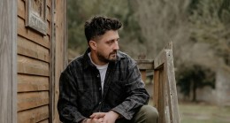 Mert Carim “Aklımda Hep Sen” ile müzikseverlerle buluştu