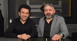 Arya Türkü Sahne’de Oğuz Aksaç’la müthiş açılış