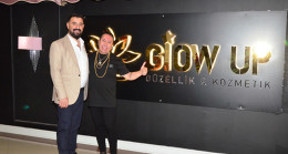 Giow Up İnternational Güzellik & Cosmetic ünlü fenomen Murat Övüç’ü ağırladı