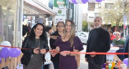 Başarılı iş kadını Selen Tipon “Peti Paws Saloon” adlı işyerini hayvansevenlerin hizmetine sundu.