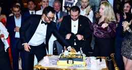 332 Plus Reklam Ajansı kurucusu, iş insanı Emrah Yılmaz yeni yaşını dostlarıyla kutladı.