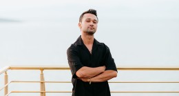 Hüseyin Dönmez’den Yazın Enerjisini Taşıyan Yepyeni Bir Şarkı: “Manolya”