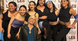 ABD’de yaşayan genç Türk oyuncu Gözüm Pul, New York’da “US” adlı dans tiyatrosu gösterisiyle uluslararası festivalde sahne aldı.