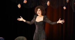 Nevşah’tan sahnede güçlü bir performans: “EFSANE” Zorlu PSM’de sahnelendi