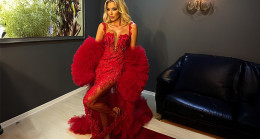 Petek Dinçöz yeni gazino sahnesinde zarafeti ve enerjisiyle mest etti