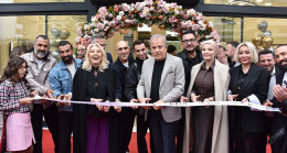 Ünlü isimler açılışta buluştu!