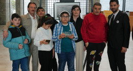 “Sessizliğin İzleri”: Orkun Ölmez’den Otizm Farkındalığı İçin Anlamlı Sergi