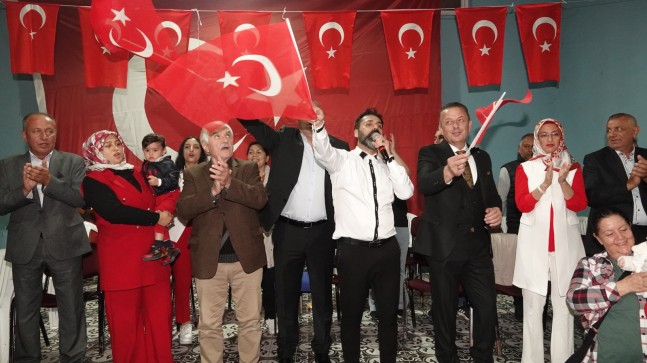 Çatalca İhsaniye Mahallesi’nde Çılgın Sedat’lı coşkulu Cumhuriyet’in 100 yıl kutlaması