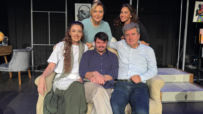 Doktor Bana Bir Çare oyunun prömiyerine yoğun ilgi