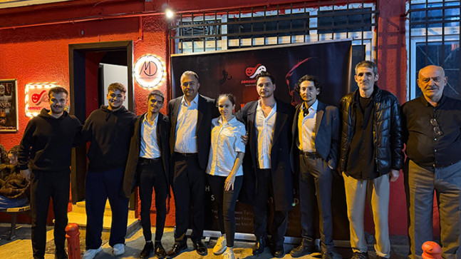 Sonsuz Tiyatro, “Haliç’e Nazır” ile Perdelerini Açtı