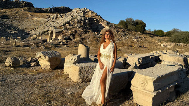 Romina Gas’tan Tarihle Buluşan Yeni Single: “Aşk Saf Duygudur”