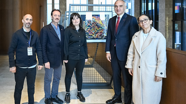 AKM’de Büyük İlgi Gören Sergi: “Renklerin Sessiz Dili: Sanat İyileştirir”