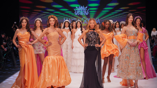 Özge Ulusoy ve Ceren Arslan’lı muhteşem defilede görsel şölen