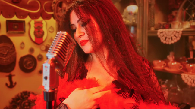 Çiğdem Turan’dan romantik esinti “Begonvil Çiçekleri”