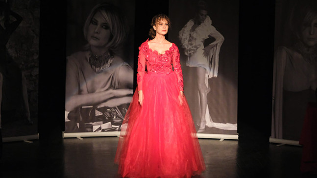 İpek Tenolcay’dan Yeni Tek Kişilik Oyun: Serendipçe