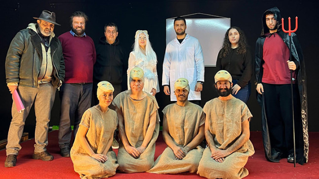 “Kafes” tiyatroseverlerle buluşmak için gün sayıyor