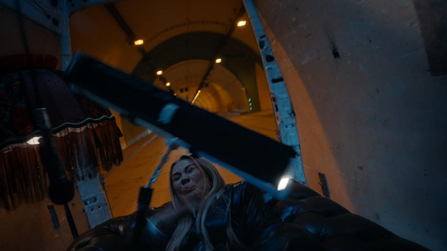 Selen Görgüzel ucuz atlattı: Işık üzerine düştü