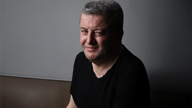 Oyuncu Abdullah Topal, performansıyla büyülüyor