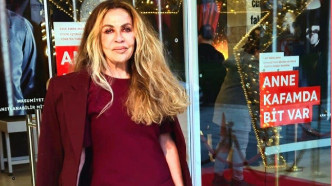 Gül Erda’dan “Anne Kafamda Bit Var” Galasına Anlamlı Katılım