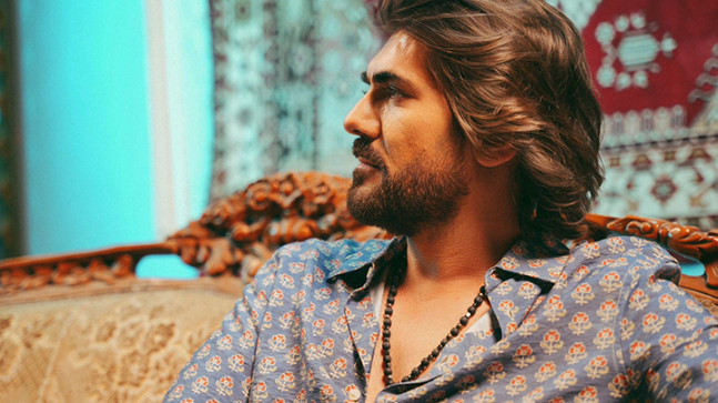 Ayaz’dan Kalplere Dokunan Yeni Şarkı “Hep Sen Varsın”