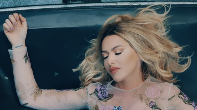 Hadise’den yeni single: “Hay Hay”