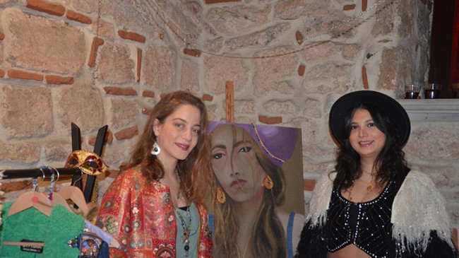 Happy İnspo Fashion tasarımları ve eserleriyle serginin gözdesi oldu