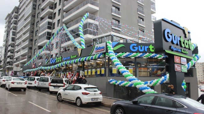 Gürtat’ın Ulukent’teki dev şarküteri mağazası açıldı
