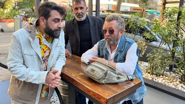 Röportaj Adam videoları ile tanıdığımız Şahin Sarsu bu kezde komedi filmi Meşru Gayrimeşru ile 1 Mart’ta Beyaz Perdede!