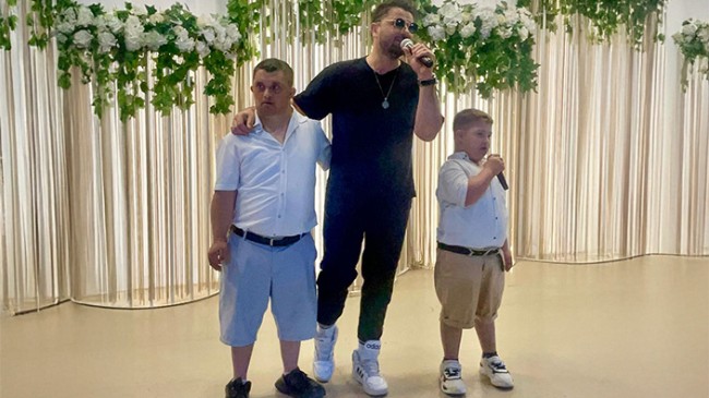 Gökhan Akar’dan anlamlı sürpriz!