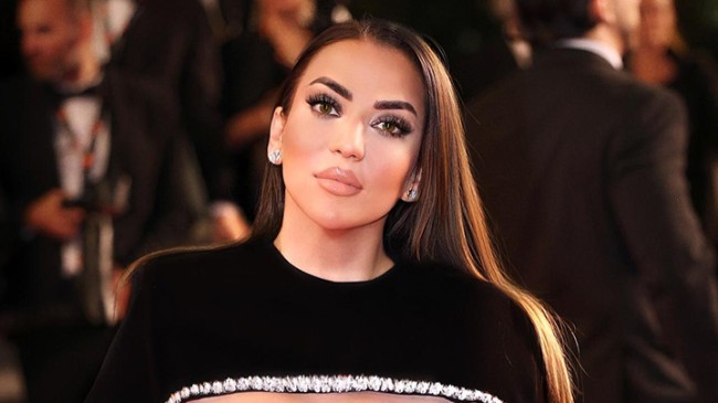 İpek Kızıltan Cannes’da göz kamaştırdı!