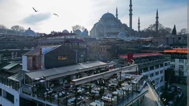 Hızlıca İstanbul’un en iyi on mekanı arasına girdi : BEST LOUNGE THE BOSPHORUS