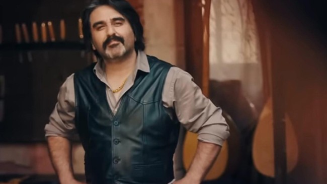 Berduş, Sultanım ve Sevdan ile gibi hitlere imza atan Ekrem Düzgünoğlu’ndan yeni bir şarkı daha: “Bu Nasıl Dünya”