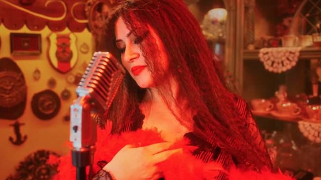 Çiğdem Turan’dan romantik esinti “Begonvil Çiçekleri”