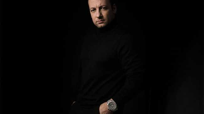 Oyuncu Doğan Alioğlu kariyerine yeni dijital platformu ve güçlü yetenekleriyle devam ediyor