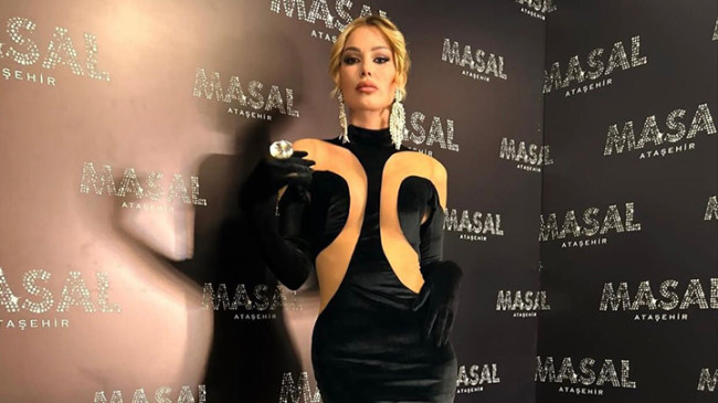 Masal Gibi Gece: Petek Dinçöz Ataşehir’de Büyüledi