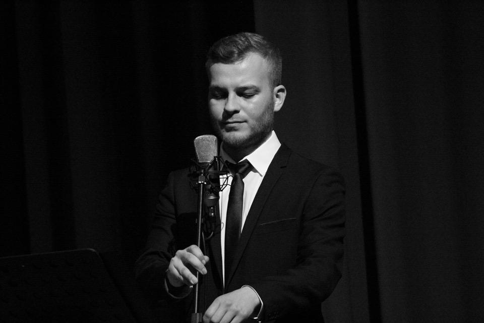 Sinan Türkmen’den Yeni Bir Müzikal Adım: “Uzak Ol Benden”